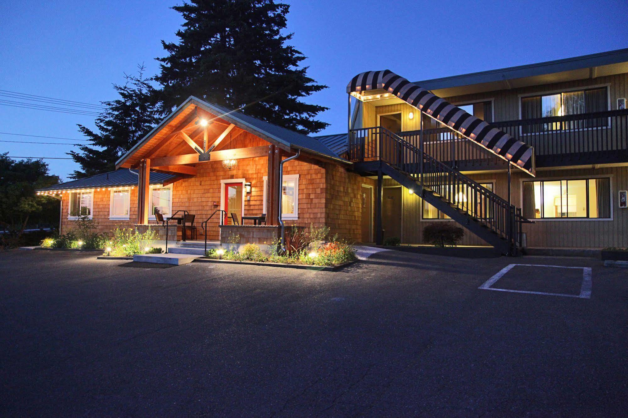 Harbor Inn Freeland Exterior photo